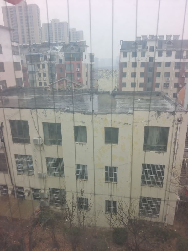3室2廳1衛(wèi)100萬(wàn)元107.5m2普通裝修出售