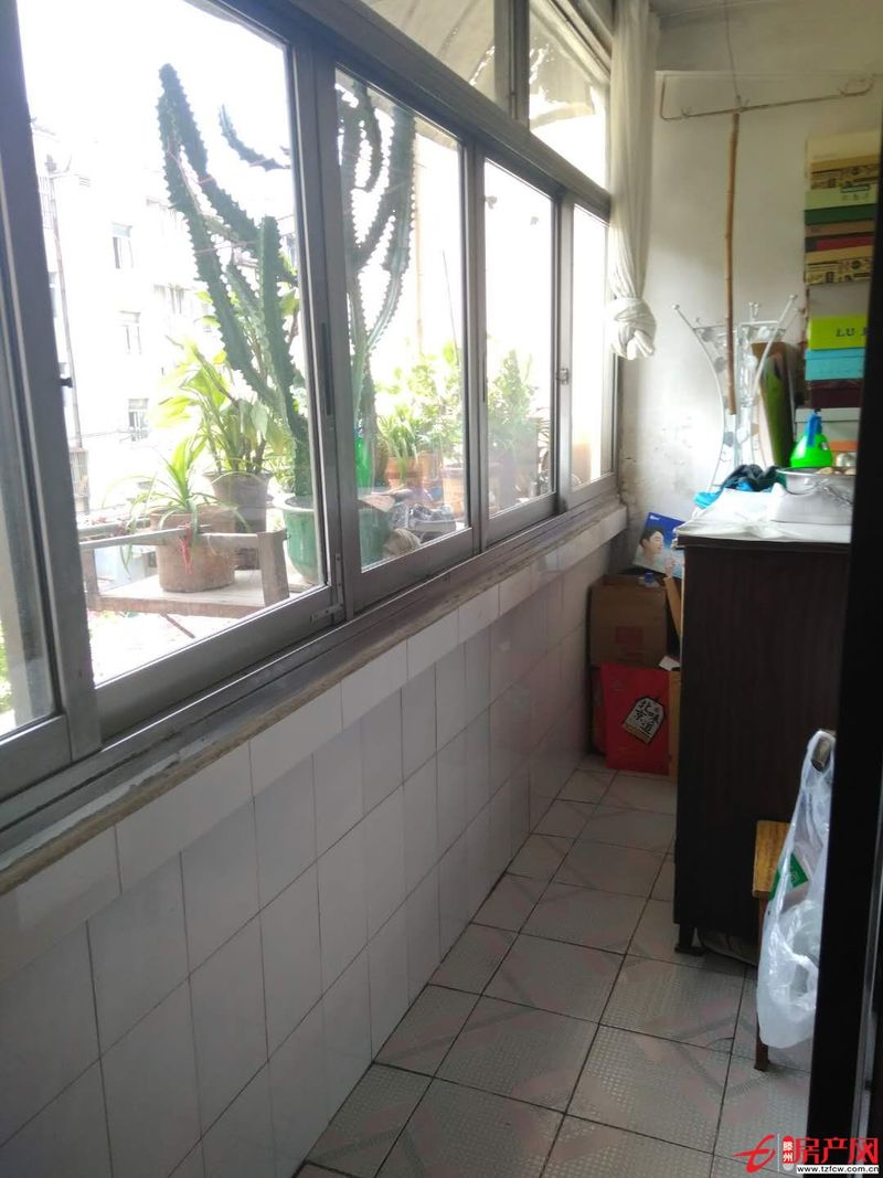 誠(chéng)信花園經(jīng)典三室，黃金多層三樓，南北通透，可貸款