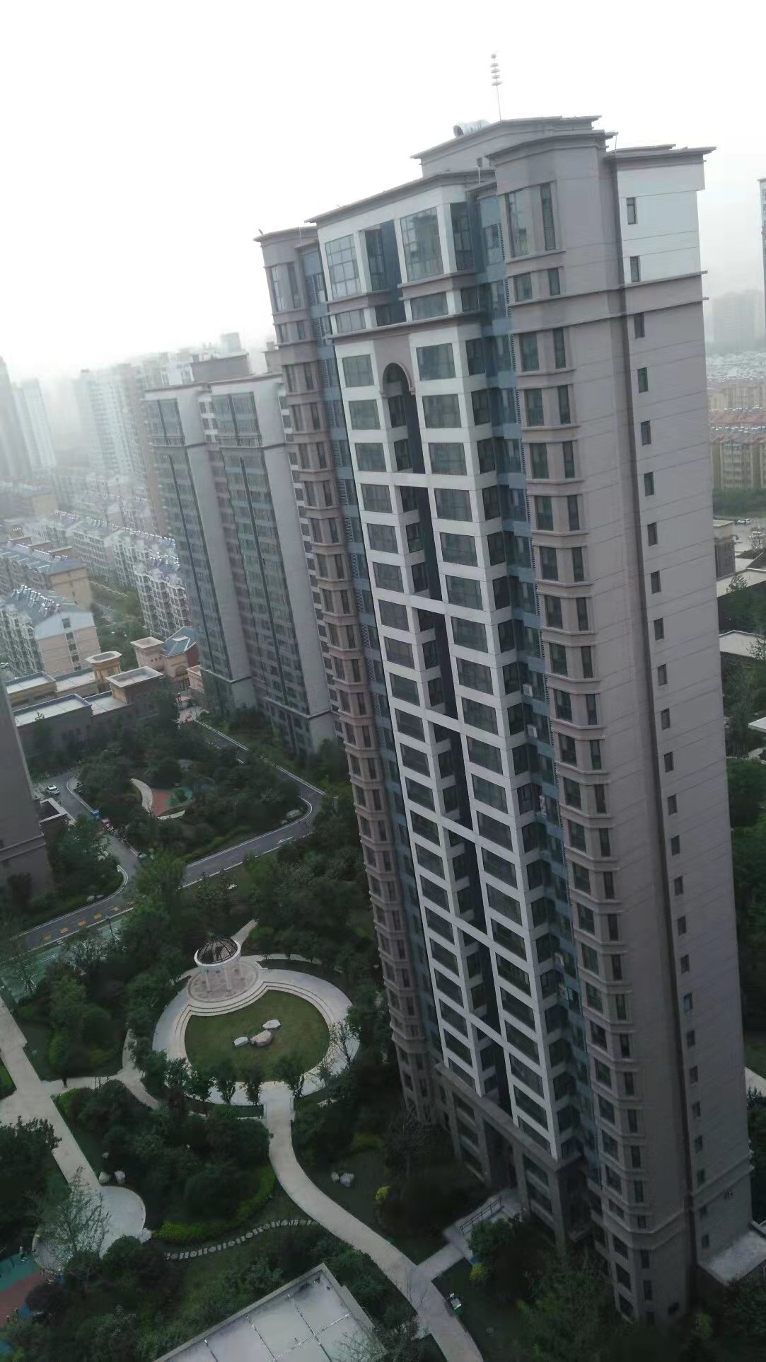 滕州涵翠苑C區(qū)精品戶型出售普通裝修3室2廳2衛(wèi)127m2143萬元