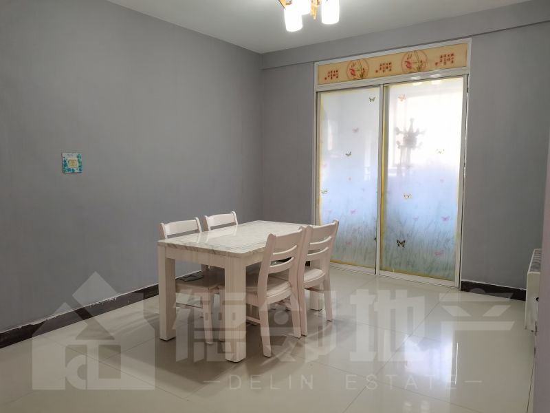 通盛上?；▓@  3室2廳1衛(wèi)  122m2  1800元/月