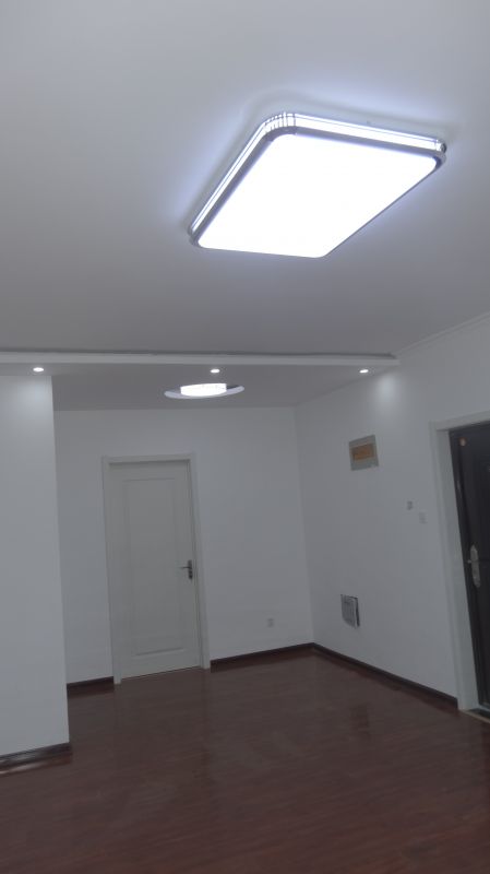 普通裝修3室2廳1衛(wèi)109m276萬(wàn)元